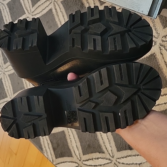 Urban Outfitters boots - Picture 6 of 7